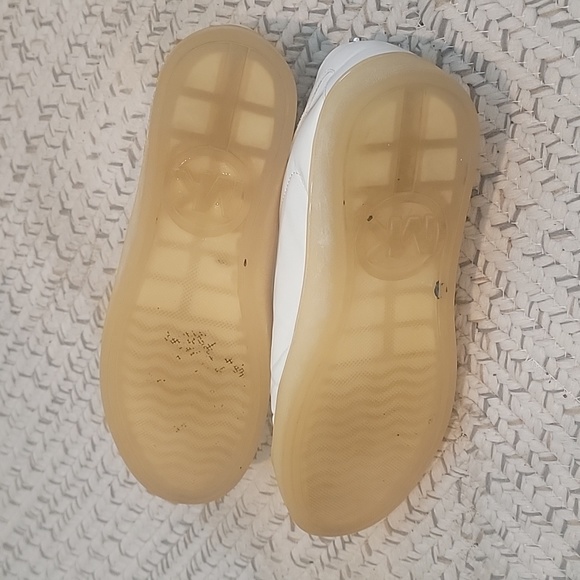 Michael Kors MK CRAIG Optic White Patent Athletic Sneakers Shoes Flats 7 M - Picture 3 of 3